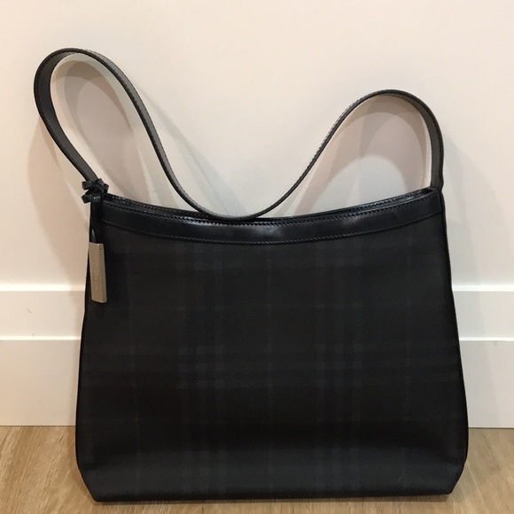 Burberry - Picture 1 of 4